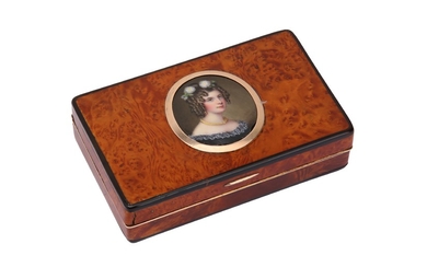 An early 19th century French burr yew and 18 carat gold snuff box, Paris 1822-37 by Catherine-Adélaï