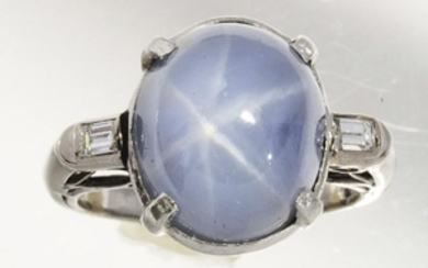 Ladies Blue Star Sapphire & Diamond Ring in Platinum.