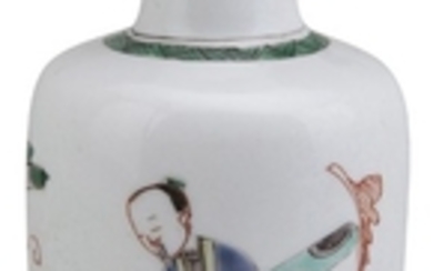 A SMALL FAMILLE VERTE ROULEAU VASE, KANGXI PERIOD (1662-1722)