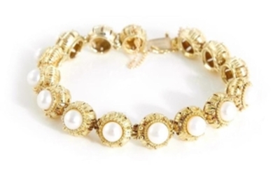 Unusual pearl and gold bracelet