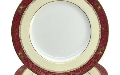 8 Royal Worcester England Porcelain Dinner Plates, 1926. Powdered Burgundy Rim