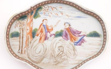 A Chinese export dish of quatrefoil form depicting a