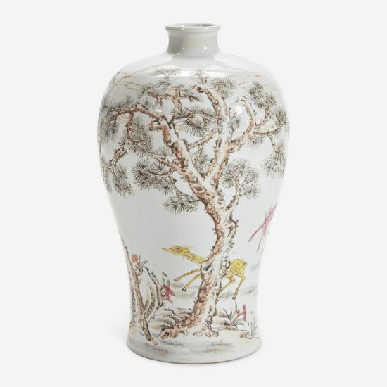 A Chinese famille rose-decorated "Deer and Crane"