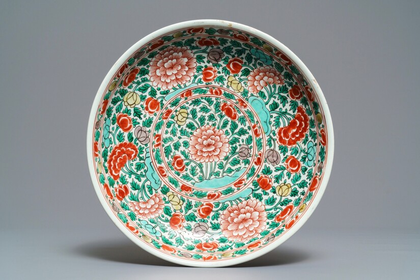 A Chinese famille verte dish with floral design, Kangxi