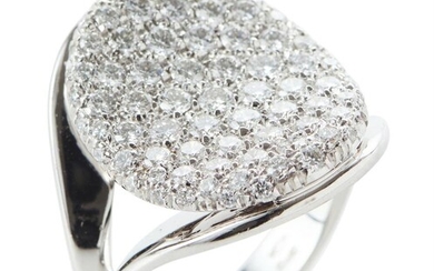 A DIAMOND DRESS RING IN 18CT WHITE GOLD, TOTAL DIAMOND WEIGHT 3CTS, SIZE N, 12.2GMS