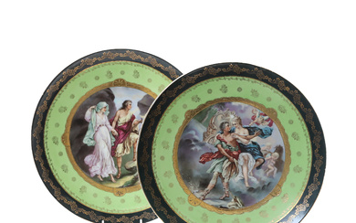 A PAIR OF ROYAL VIENNA STYLE PLATES, EARLY 20TH CENTURY.