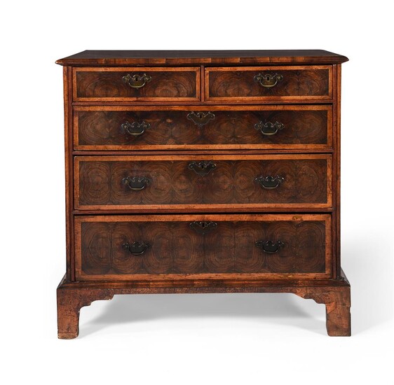 A WILLIAM AND MARY WALNUT OYSTER VENEERED CHEST OF DRAWERS, CIRCA 1690