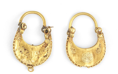 A pair of Nasrid gold earrings Spain, 13th Century (2)...