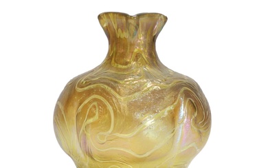 An Austrian Loetz 'Phaenomen' glass vase