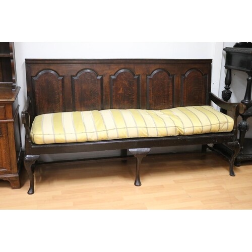 Antique 18th century English joined oak settle, with five fi...