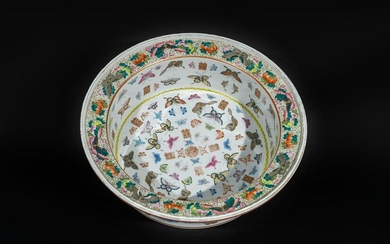 Arte Cinese A large pottery basin painted with flowers