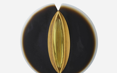 Atelier Munsteiner 'Erotika' yellow beryl, agate, and gold pendant brooch