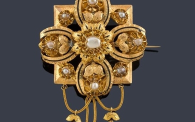Broche Alfonsino con perlitas, esmalte negro en montura de oro amarillo de 18K. S.XIX.