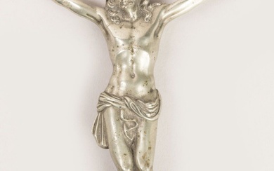 CHRIST en bronze argenté, pieds juxtaposés, périzonium noué au centre. Epoque XVIIIème siècle. H. 19...