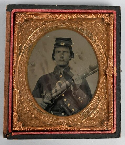 CIVIL WAR DOUBLE ARMED AMBROTYPE IMAGE CASED