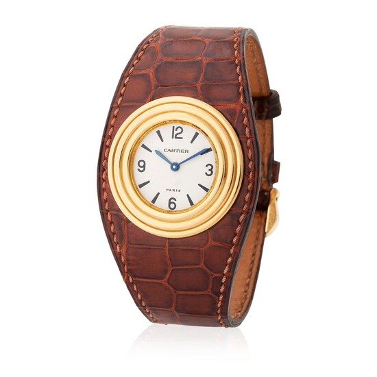 Cartier Paris. Sophisticated and Exceptional Ronde Wristwatch in Yellow Gold, With Full Leather Strap and Arabic Numerals Dial