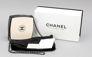 Chanel, Limited Edition Compac