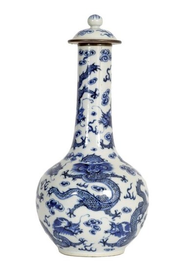 Chine, XIXe Vase couvert de forme bouteille...