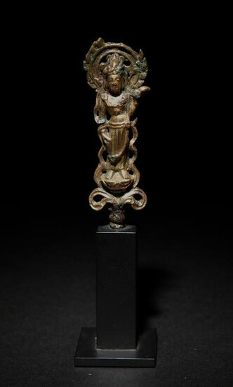 Chinese Gilt Bronze Statuette of Guanyin, Tang