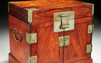 Chinese huanghuali guanpixiang tabletop chest