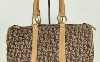 Christian dior Maxi boston handbag model