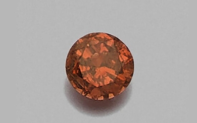 DIAMANT 1,31 CARAT FANCY DEEP ORANGE A 1,31 carat diamond Fancy Deep Orange.