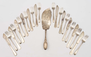 Elf, deels Amerikaans, zilveren viscouverts, een losse vork en een visschep