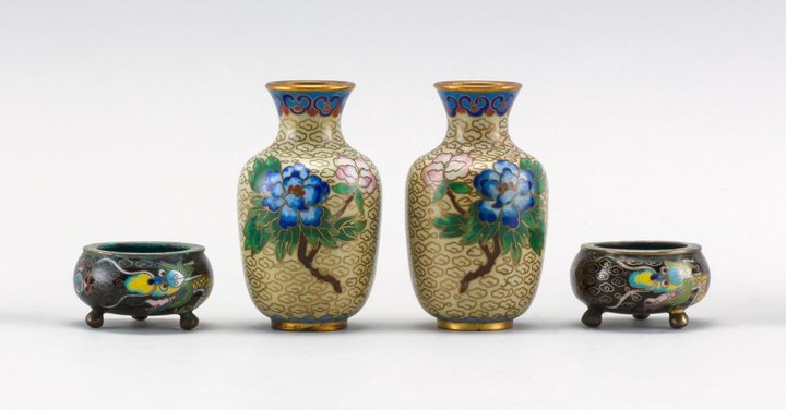 FOUR PIECES OF MINIATURE CHINESE CLOISONNÉ ENAMEL A pair of baluster-form vases with blue peonies on a yellow cloud-filled ground, h...