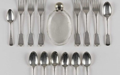 FOURTEEN PIECES OF ENGLISH STERLING SILVER FLATWARE