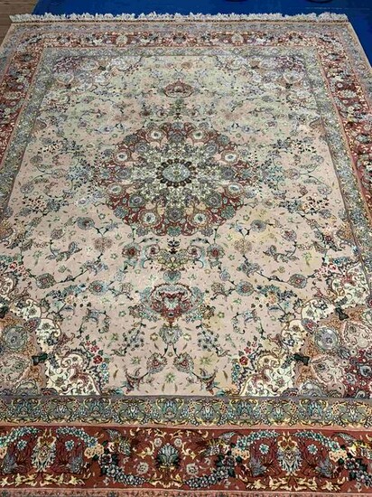 Hand Knotted Persian Tabriz Rug 8x10. ft