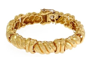 Henry Dunay 18k Yellow Gold Hammered Shrimp Link Bracelet