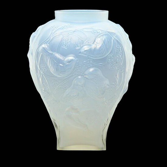 Hommage Â· RenÃˆ Lalique Vase.
