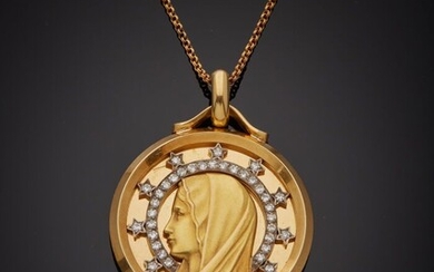 Importante MEDAILLE religieuse représentant la Vierge de profil, en or jaune et or gris (750‰)...