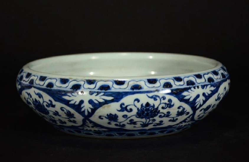 Large Chinese Blue and White Porcelain Bowl,Mark