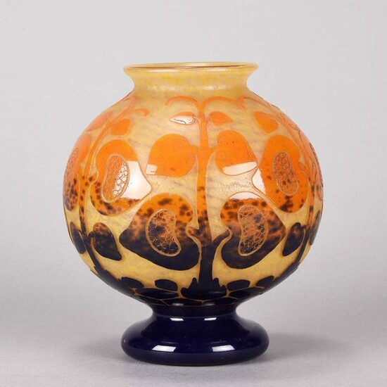 Le Verre Francais - Art Deco French cameo glass vase of spherical form decorated with orange and blue Art Deco motifs against a peach field, signed Le Verre Francais. Circa 1925 - Height 25 cm.