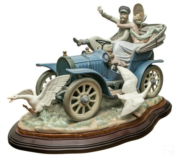 Lladro Porcelain Car In Trouble LE Figurine Statue