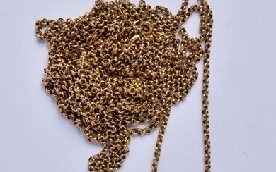 Long collier en or jaune 18K (750/oo) à maille jaseron, il est agrémenté d'un coulant...