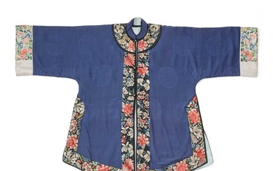MIDNIGHT-BLUE-GROUND SILK LADY'S OVERCOAT LATE QING DYNASTY-REPUBLIC PERIOD, 19TH-20TH CENTURY