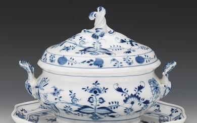 Meissen Porcelain Tureen with Lid and Under Platter, "Blue Onion" Pattern, ca. 1924 - 1934