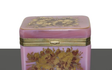 Opaline F.lli Ferro (Murano), Rose quartz jewelry box decorated with golden flowers, 20th century