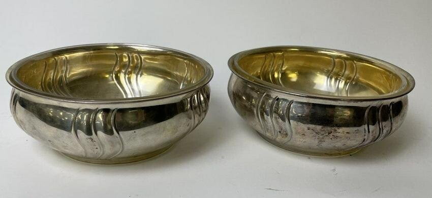 PAIR OF CONTINENTAL SILVER BOWLS & LINER