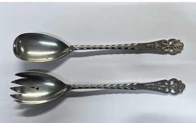 PAIR OF EDWARDIAN SILVER SALAD SERVERS WITH PIERCED TERMINAL...