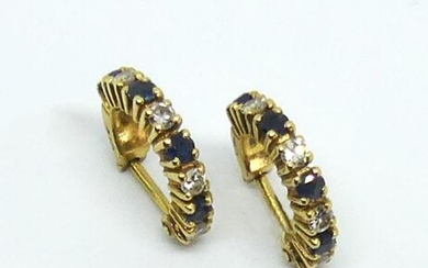 Pair of EARRINGS in yellow gold, set with diamonds and sapphires in alternation. Gross weight 2 g