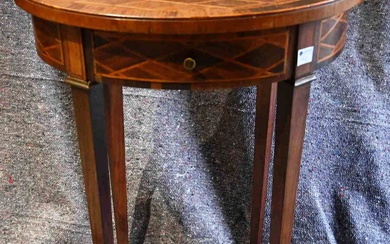 Petite table bout de canapé de style bouillote Louis XVI