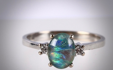 RING, with opal and diamonds, 18K.