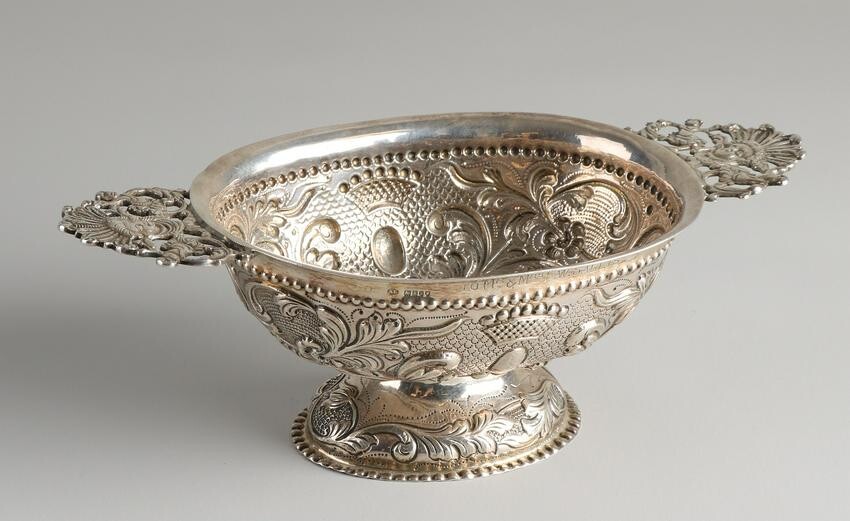 Silver brandy bowl, 925/000, decorated with curls