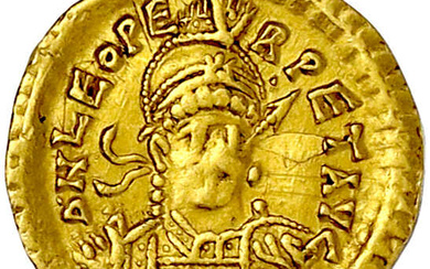 Solidus 457/474 Constantinopel, 6. Offizin. Brb. v.v. mit Helm/VICTORIA AVGGG...
