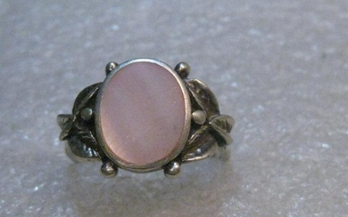 Southwestern Sterling Pink MOP Ring, size 8, 4.19 gr.