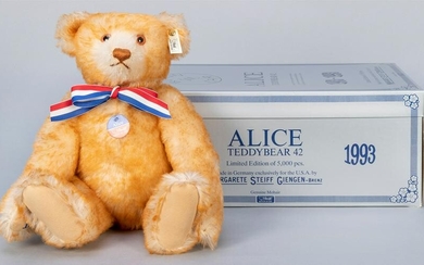 Steiff Alice Teddy Bear 1903 / 1993 LE. Limited edition