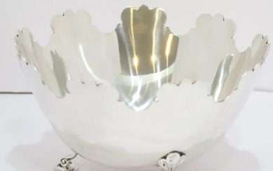 TIFFANY & CO. STERLING SILVER VINTAGE CROWN-SHAPED FOOTED SERVING BOWL